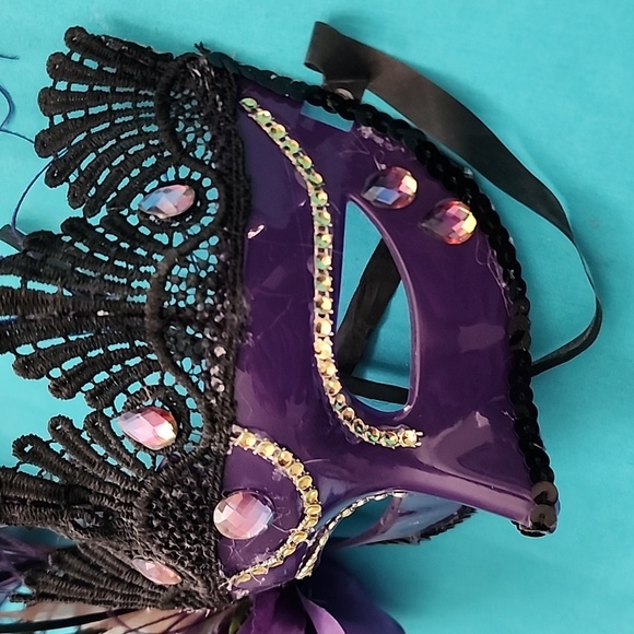Handmade Custom Mardi Gras Mask - Picture 5 of 9